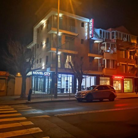 Hotel Novel City Burgas Stad Buitenkant foto