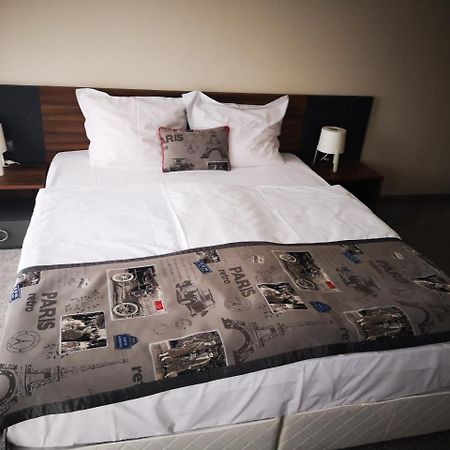 Hotel Novel City Burgas Stad Buitenkant foto