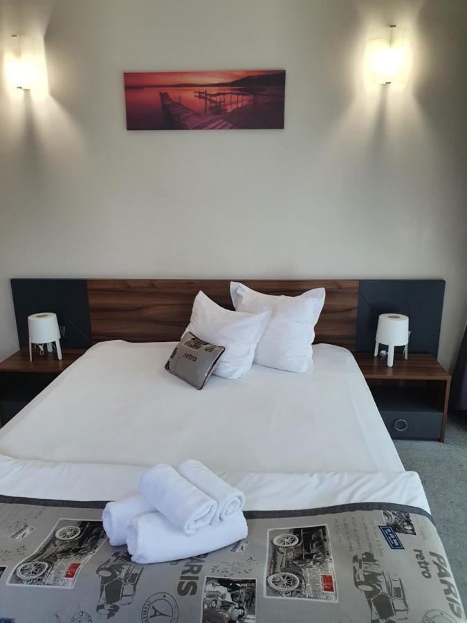 Hotel Novel City Burgas Stad Buitenkant foto