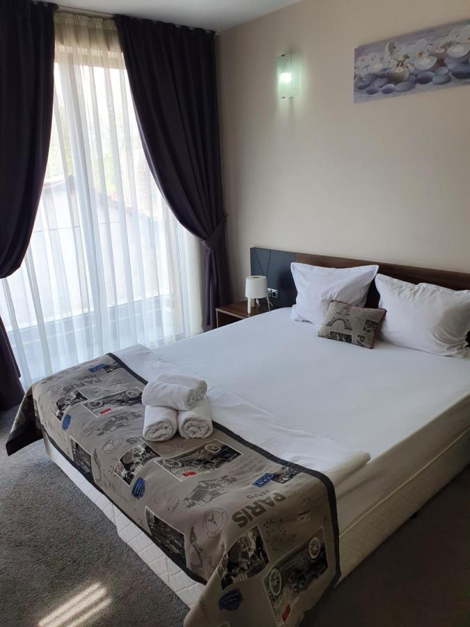 Hotel Novel City Burgas Stad Buitenkant foto