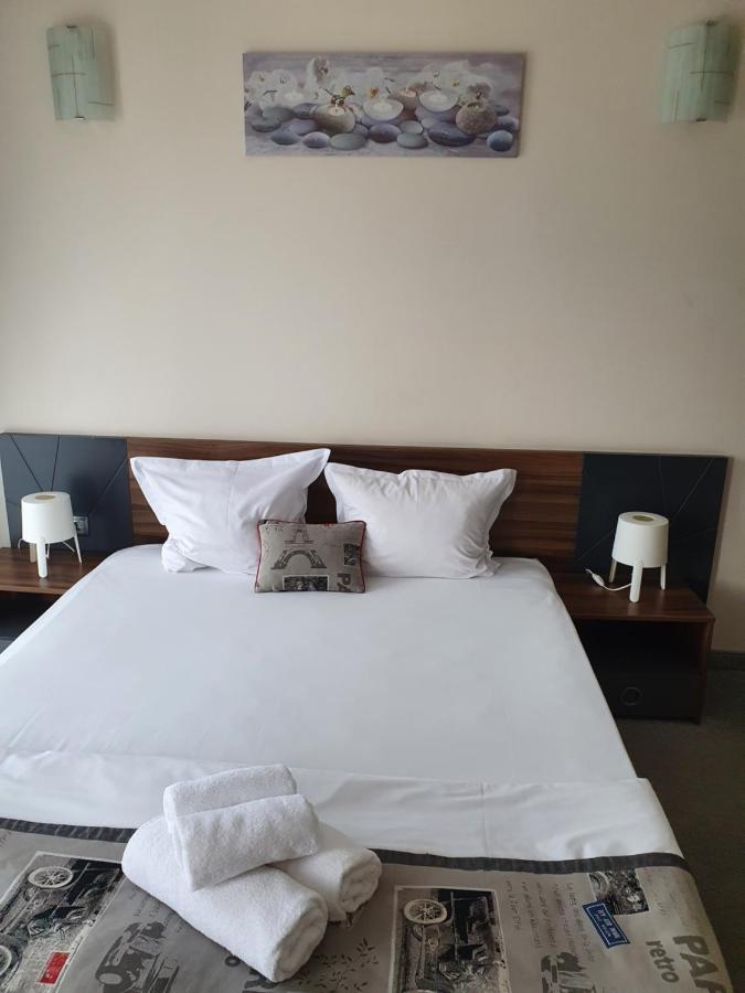 Hotel Novel City Burgas Stad Buitenkant foto
