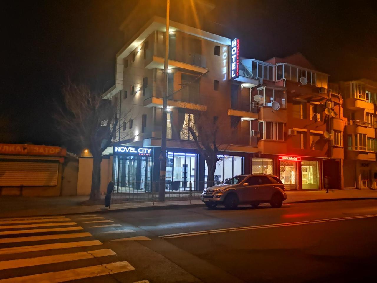 Hotel Novel City Burgas Stad Buitenkant foto