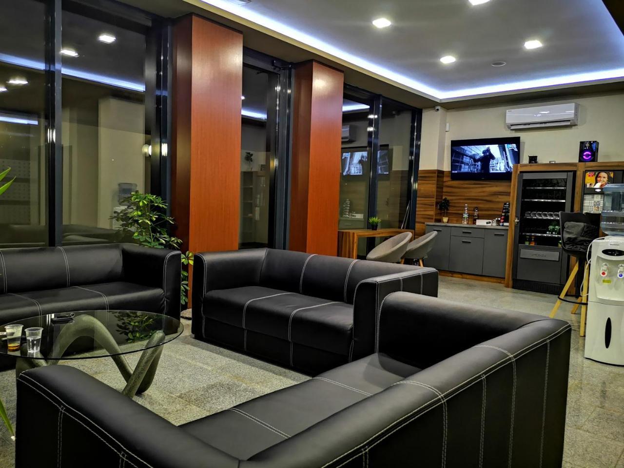 Hotel Novel City Burgas Stad Buitenkant foto