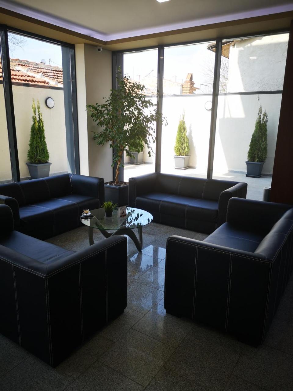 Hotel Novel City Burgas Stad Buitenkant foto
