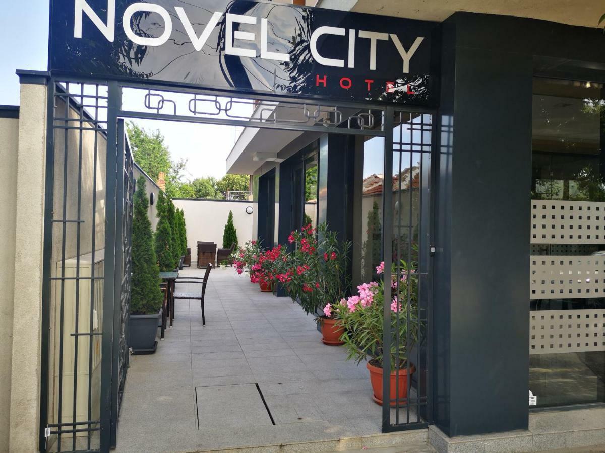 Hotel Novel City Burgas Stad Buitenkant foto