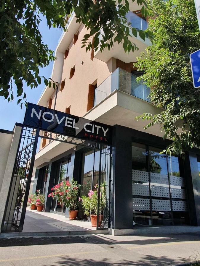 Hotel Novel City Burgas Stad Buitenkant foto