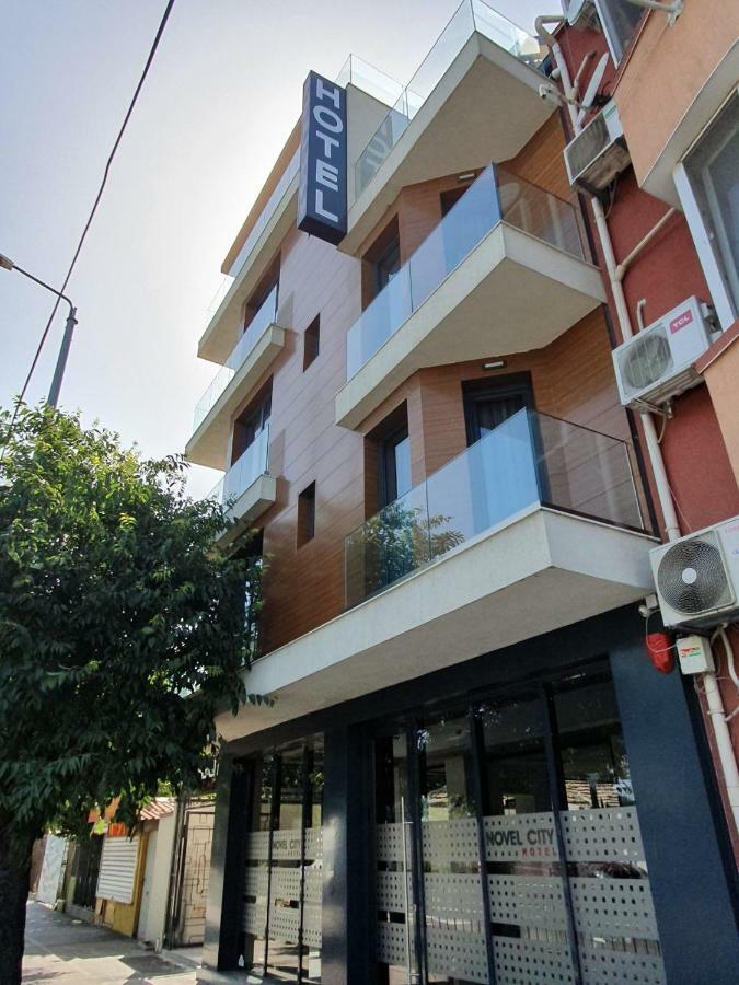 Hotel Novel City Burgas Stad Buitenkant foto