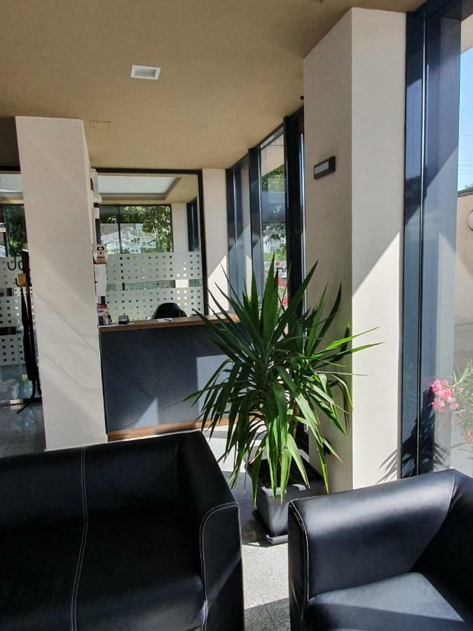Hotel Novel City Burgas Stad Buitenkant foto