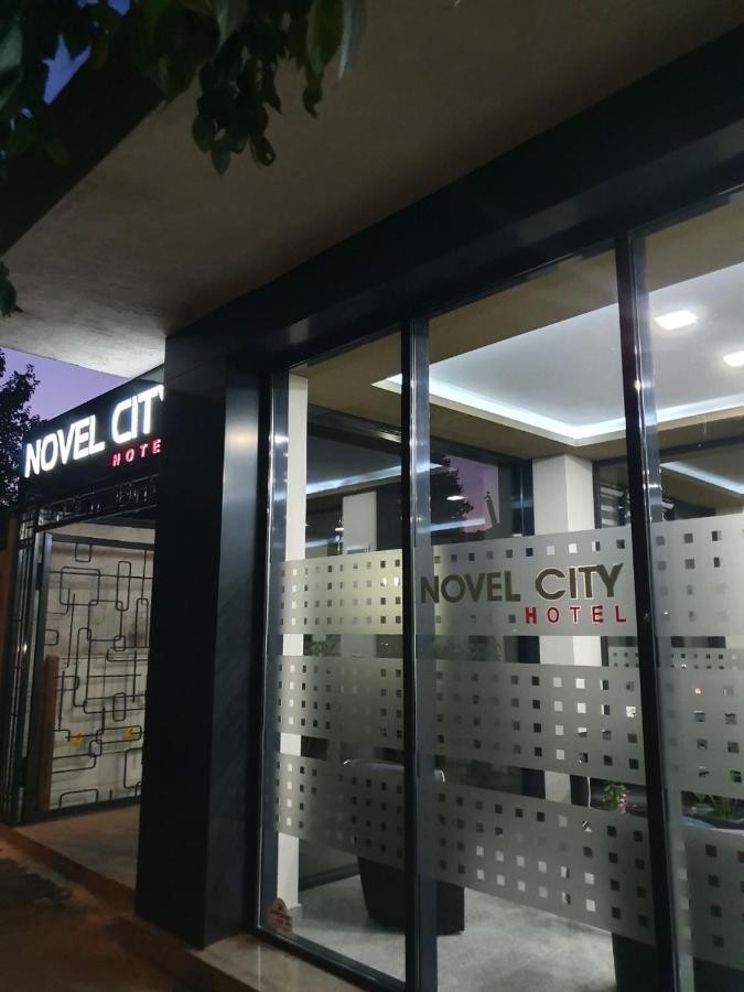 Hotel Novel City Burgas Stad Buitenkant foto