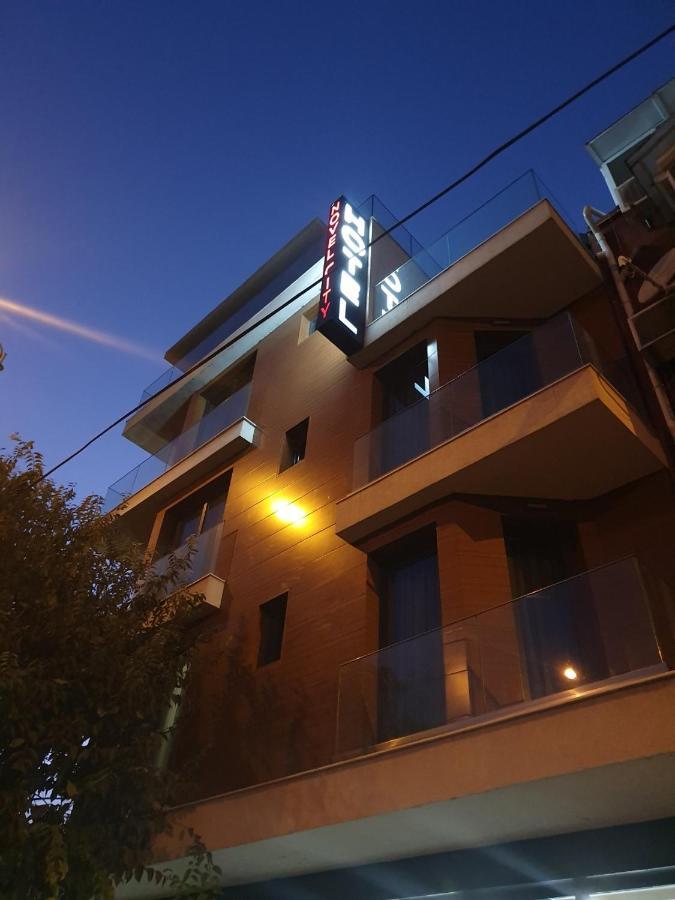 Hotel Novel City Burgas Stad Buitenkant foto